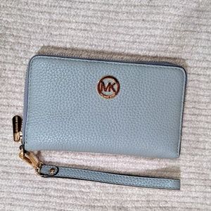 NWT Michael Kors Large Smartphone Wristlet Wallet